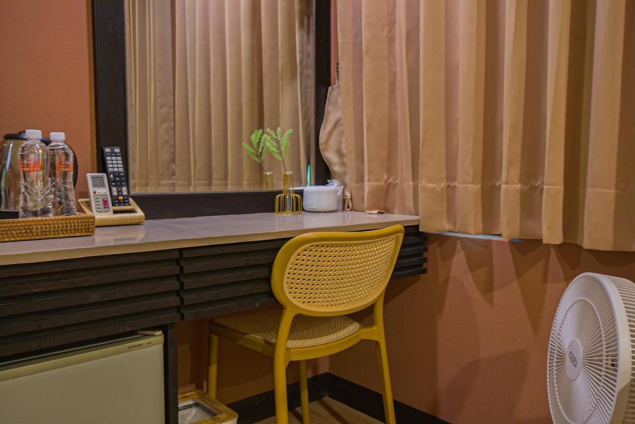 Ashare Hotel Yilan Exterior photo